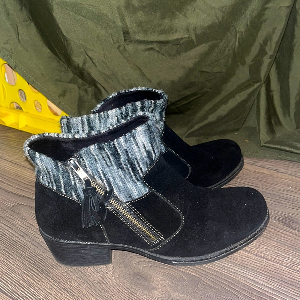 BØC black booties with sweater details